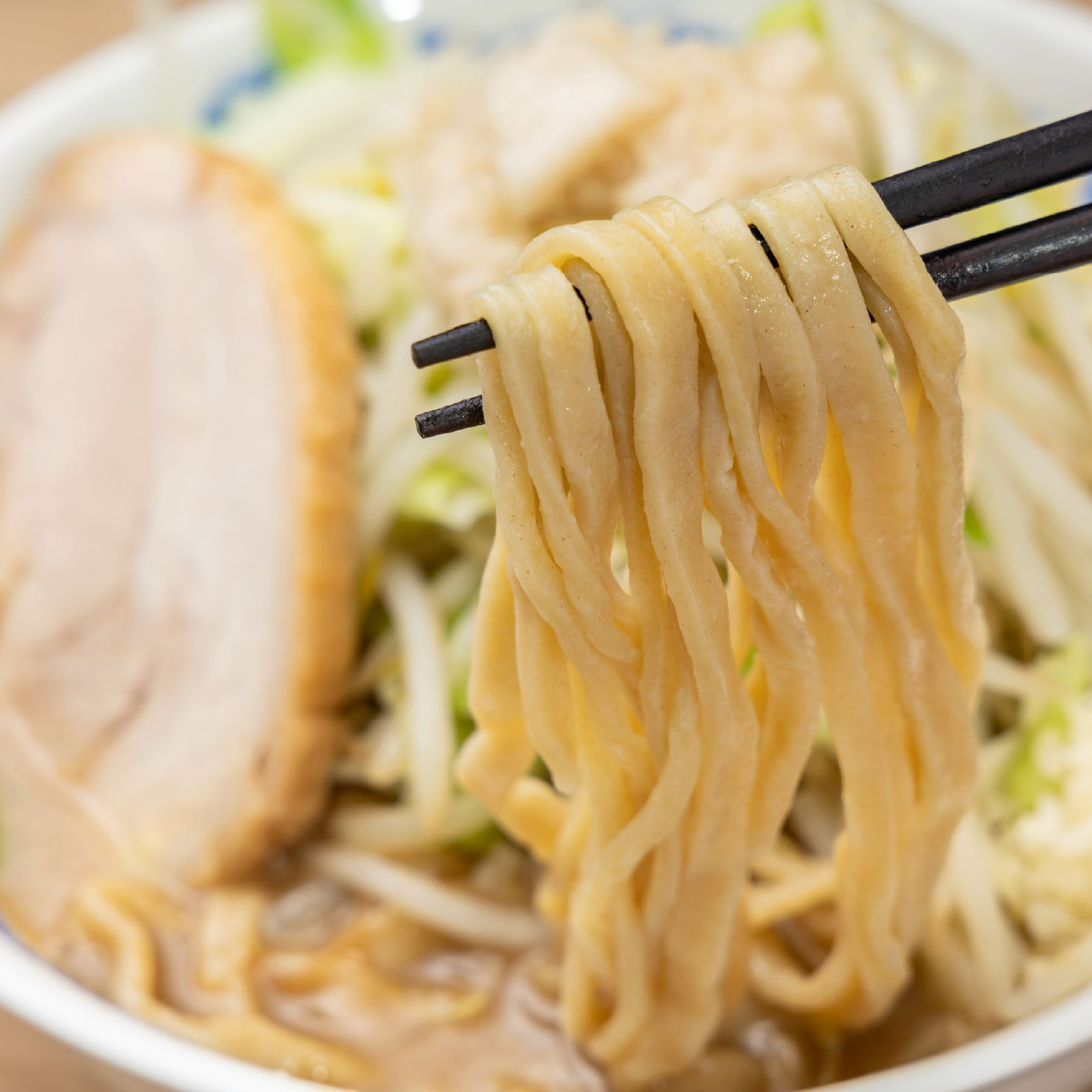 ジャンクガレッジのラーメン (3食入り/冷凍) | 埼玉県 所沢市 ジャンガレ 二郎系 ラーメン 冷凍ラーメン 行列店 セット まぜそば 太麺 濃厚 豚骨スープ 豚骨醤油 中華そば G系 焼豚 天地返