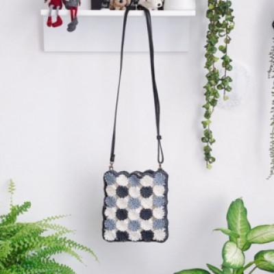 ふるさと納税 長岡京市 かぎ針編みのコイル編みモチーフ繋ぎのニットサコッシュバッグ・グレー |  | 01