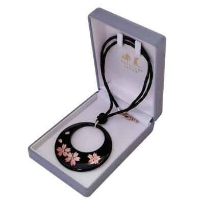 ふるさと納税 海南市 漆器のペンダント　リング形　手描き蒔絵　さくら