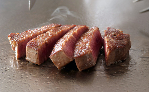 【 10月配送 】近江牛 ステーキ用 ( ヒレ3枚 ) 肉 牛肉 和牛 黒毛和牛 ステーキ肉 国産 バーベキュー 贈り物  ブランド牛 三大和牛 ギフト プレゼント 冷凍 滋賀県 竜王 ふるさと納税