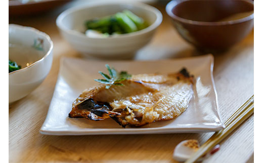 のどぐろ干物２～３枚（20cm 計300g前後）のどぐろ本来の旨味に出会う渾身の干物 河野乾魚店 魚介類 魚貝類 のどぐろ 干物 干もの 一夜干し 人気 グルメ お取り寄せ 【963】