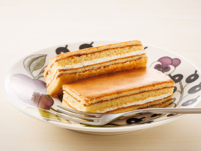 お菓子詰め合わせ セット(人気 クリームクーヘン 8コ)＜北海道のおすすめスイーツセット＞【配送不可地域：離島】【1108580】