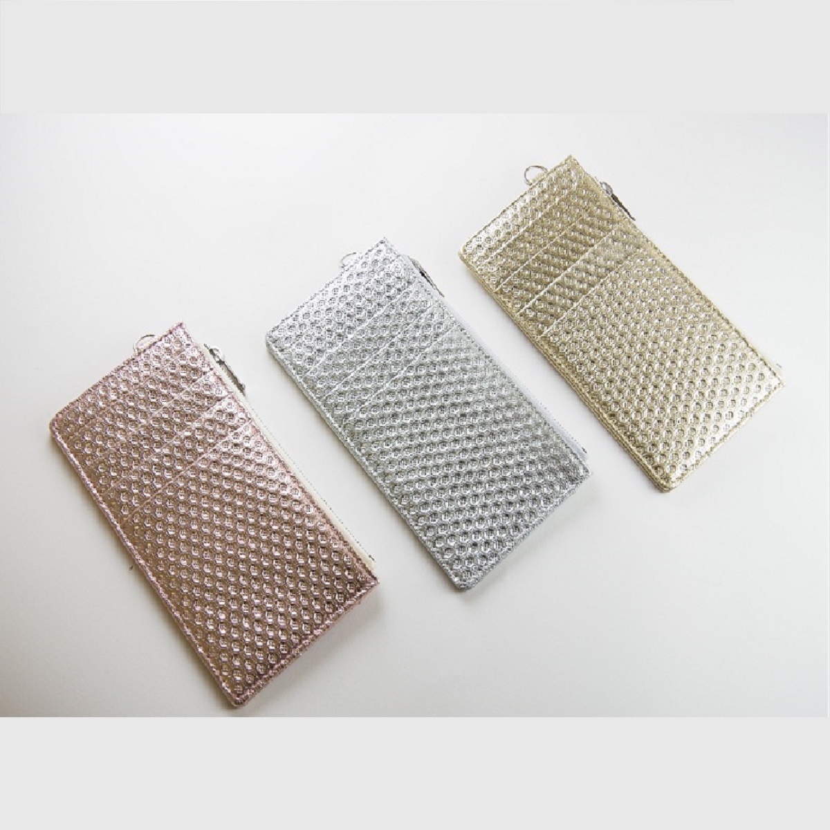 フラグメントケース [ 牛革（スパイク箔）](カラー：シルバー)