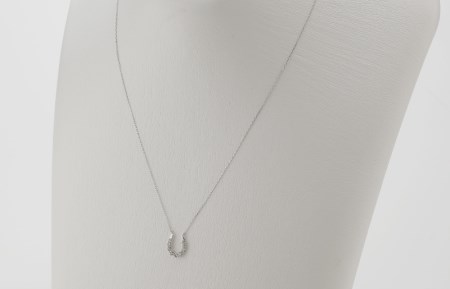アルカンシェル K18WG ダイヤ馬蹄ペンダント（計 0.2ct）