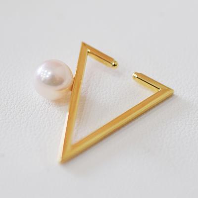 ふるさと納税 天草市 あこや真珠 イヤーカフ 6mm - 6.5mm ホワイトピンク 三角 K18YG_S085-516 |  | 01