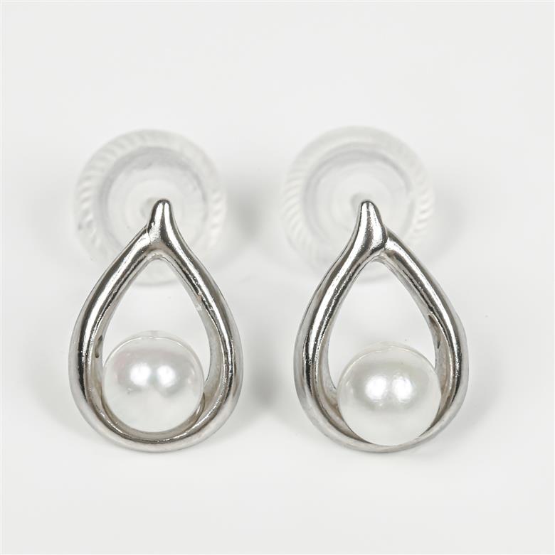 1785　プラチナあこや本真珠ピアス　しずく あこや真珠 プラチナ ピアス 本真珠 伊勢志摩　伊勢市 アクセサリー フォーマル カジュアル ジュエリー ギフト しずく かわいい
