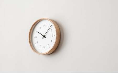 NEUT wall clock / ナチュラル（KK22-09 NT） 民芸品 工芸品 伝統技術 インテリア モダン クラシック 調和 ニュートラル 上質 天然 ホワイトアッシュ 時計 シンプル  F