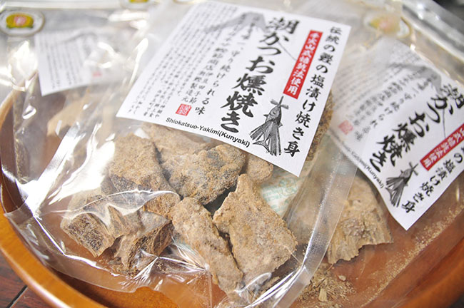 ｶﾈｻの「潮かつお燻焼き４袋セット」 鰹 かつお 潮かつお 燻焼き 焼き身  お茶漬 調味料 伊豆