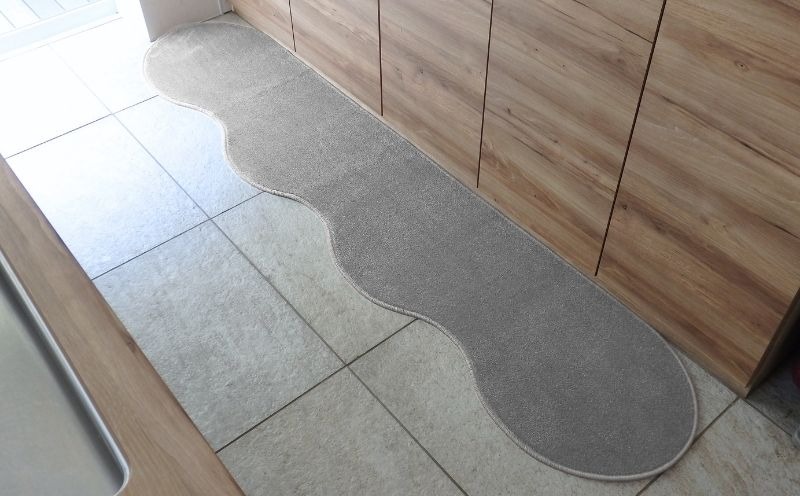 diw0086 北欧風キッチンマット ラグマットタイプ 45×240cm ピーナッツ型 シルバーグレー 抗菌防臭 SEK 織人しきもの屋工房