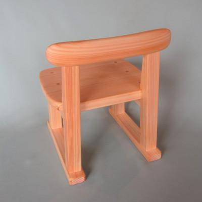 ふるさと納税 恵那市 桧(ヒノキ)の子供いす　　1歳ぐらいから大人まで使える子供椅子です。出産祝や誕生日のお祝いに! |  | 02