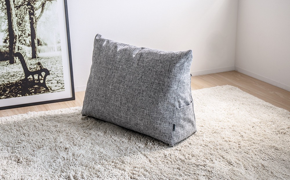 
            【グレー】布団収納カバー 三角形 幅67 × 奥行26 × 高さ50cm 布団収納 布団収納袋 布団収納クッション 背もたれ クッション クッションカバー ソファ生地 三角形 おしゃれ 布団 収納 掛け布団収納ケース  SNG104416701
          