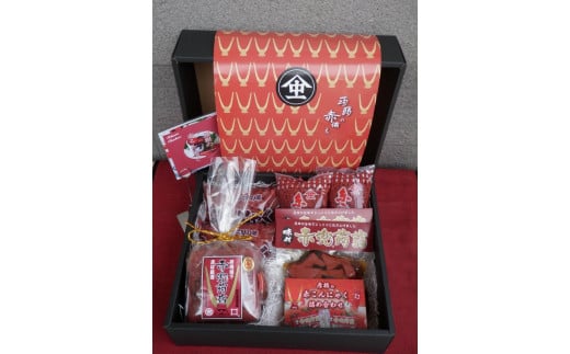 ギフト用 名産 赤こんにゃく 詰合せ 赤備えコース 計4種 箱入り お土産袋付き 袋付き 昆布 名産品 こんにゃく セット 詰め合わせ 糸こんにゃく 味付き 赤兜蒟蒻 蒟蒻 三角形 ひとくち カット 城下町 彦根 滋賀 お土産 きんぴら 煮物 炒め物 歯ごたえ 使いやすい おかず 一品 お弁当 おつまみ おせち 惣菜 プレゼント