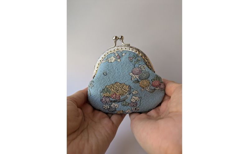 財布 《和裁士手縫い》正絹小紋のがま口財布（小） 小銭入れ 小物入れ 小紋柄 着物生地 小ぶり がま口 木綿の無地 ビンテージ着物 手縫い 一点もの アップサイクル 大田区 東京都