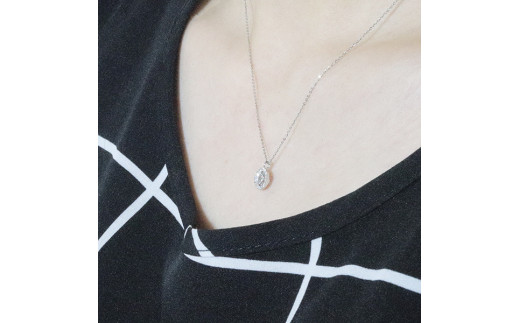 プラチナ　0.3ct up 取り巻き　ペンダント