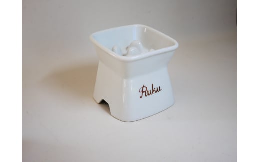 【美濃焼】 名入れ / 色が選べる 陶器製ペット用フードボウル 名入れ 早食い防止 ゴールド 高台傾斜 瑞浪市 / ながしまプランニングオフィス エサ入れ 餌皿 犬 猫 [AZBM191]