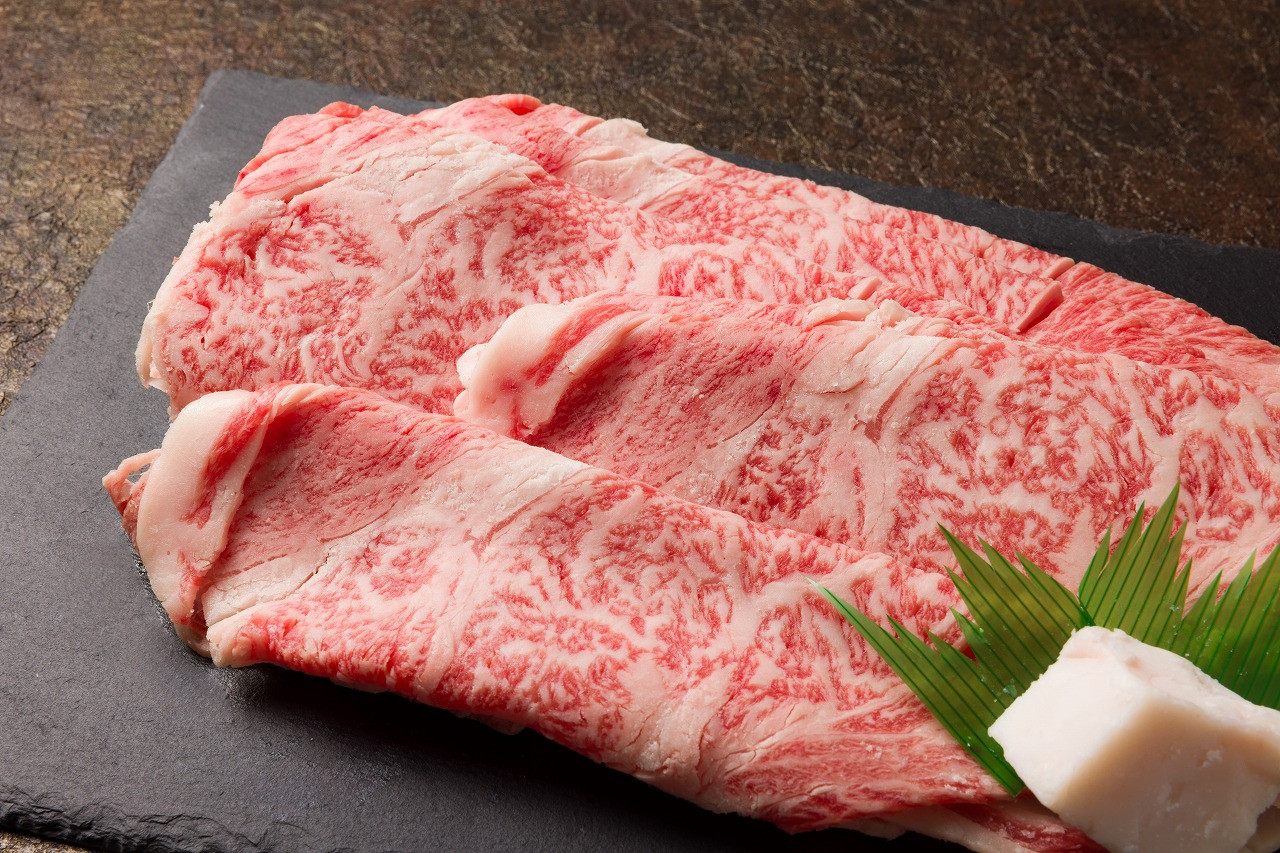 程よい霜降りで肉本来の甘みが味わえる神戸ビーフランクの「ロース」