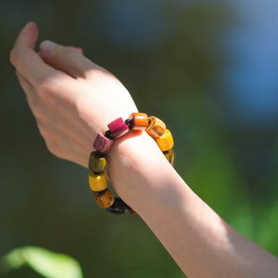 ふるさと納税 近江八幡市 伝統の技で作り上げた色彩豊かな天然木のブレスレット |  | 02