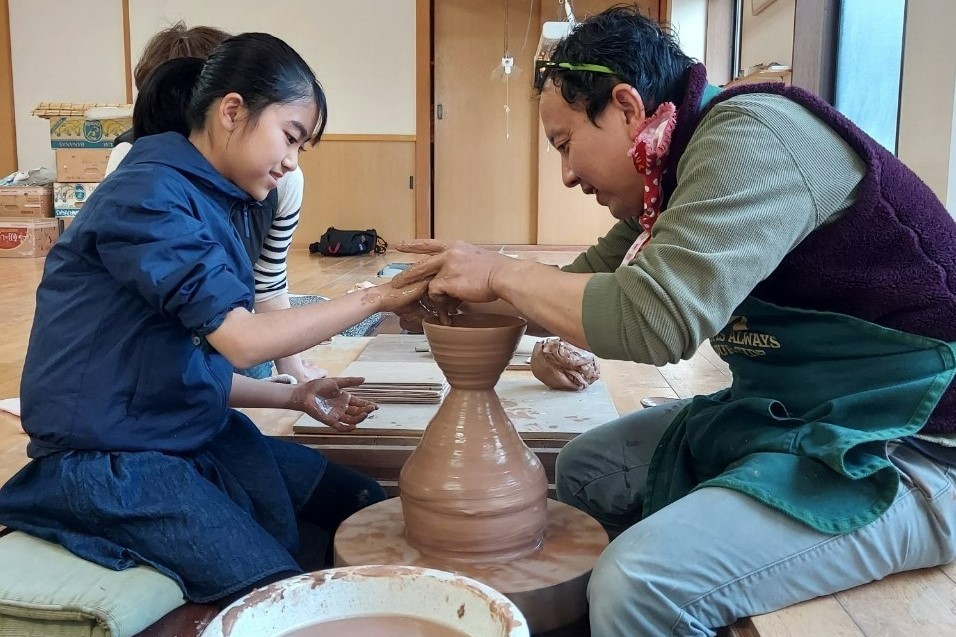 
                  萩焼作家 波多野英生との作陶体験物語 【完全予約制／萩焼作陶体験１名様分】
                