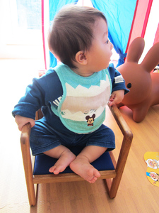 幼児用多用途椅子 コロコロコロ・・・ (赤) [0034]