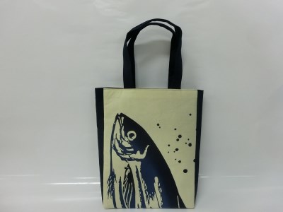 a10-829　焼津 鰹・かつお たて型 バッグと 焼津 巾着