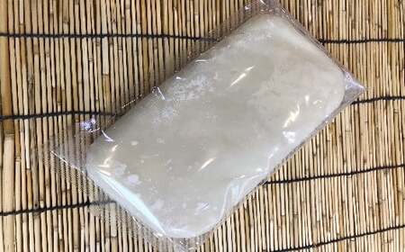 冷凍 のし餅 ハーフサイズ (約 550g ) × 3枚 ( 白 ・ 黒豆 ・ 胡麻 ) セット【杵つき】岩手県 北上市 C0555 使いきりサイズ ！ 北上名物 展勝地もち つきたて 臼 杵 もち米