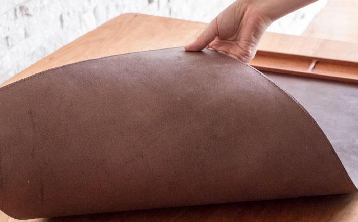 デスクマット ワインレッド（ヴォーノ13）RYOCHI DESK MAT （リョーチ デスクマット）【R】 デスクマット レザー 革 マット マウスパッド 文房具 雑貨 日用品 人気 おすすめ 広島県