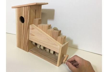 B-5　からくり貯金箱　1個