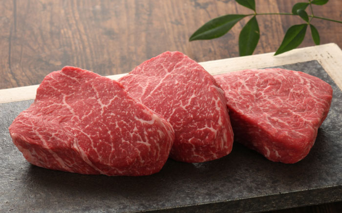 
            【数量限定】【GI認証】くまもとあか牛ランプステーキ 約150g×3枚 【有限会社 三協畜産】 [AYCQ022]
          