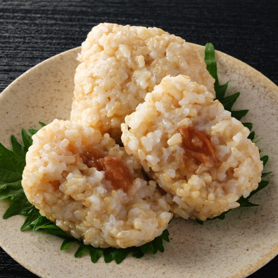 ＜アイガモの谷口＞”農薬不使用栽培米”「玄米おむすび」2種セット（塩・梅）各６個（計12個）