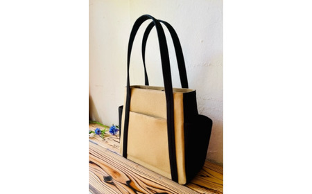 【2026年6月上旬発送開始】【 AKIRA オリジナル】【マツコの知らない世界 で紹介されました！】中型レディストートバッグ ダブルポケット ベージュ帆布×黒帆布 多収納 6ポケット 軽量 軽い 日