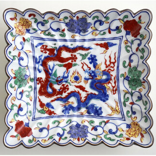 有田焼 福泉窯 菊割長角皿 / 染錦花唐草双龍絵 青龍 赤龍 縁起物 手描き 渕上陶磁器 食器 うつわ 器 お正月 ハレの日 華やか A80-38_イメージ5
