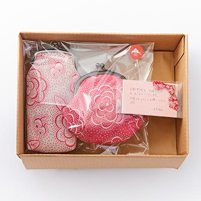 ふるさと納税 与謝野町 一色ちりめん　がま口ポーチ・メガネケース椿柄ピンクセット |  | 01