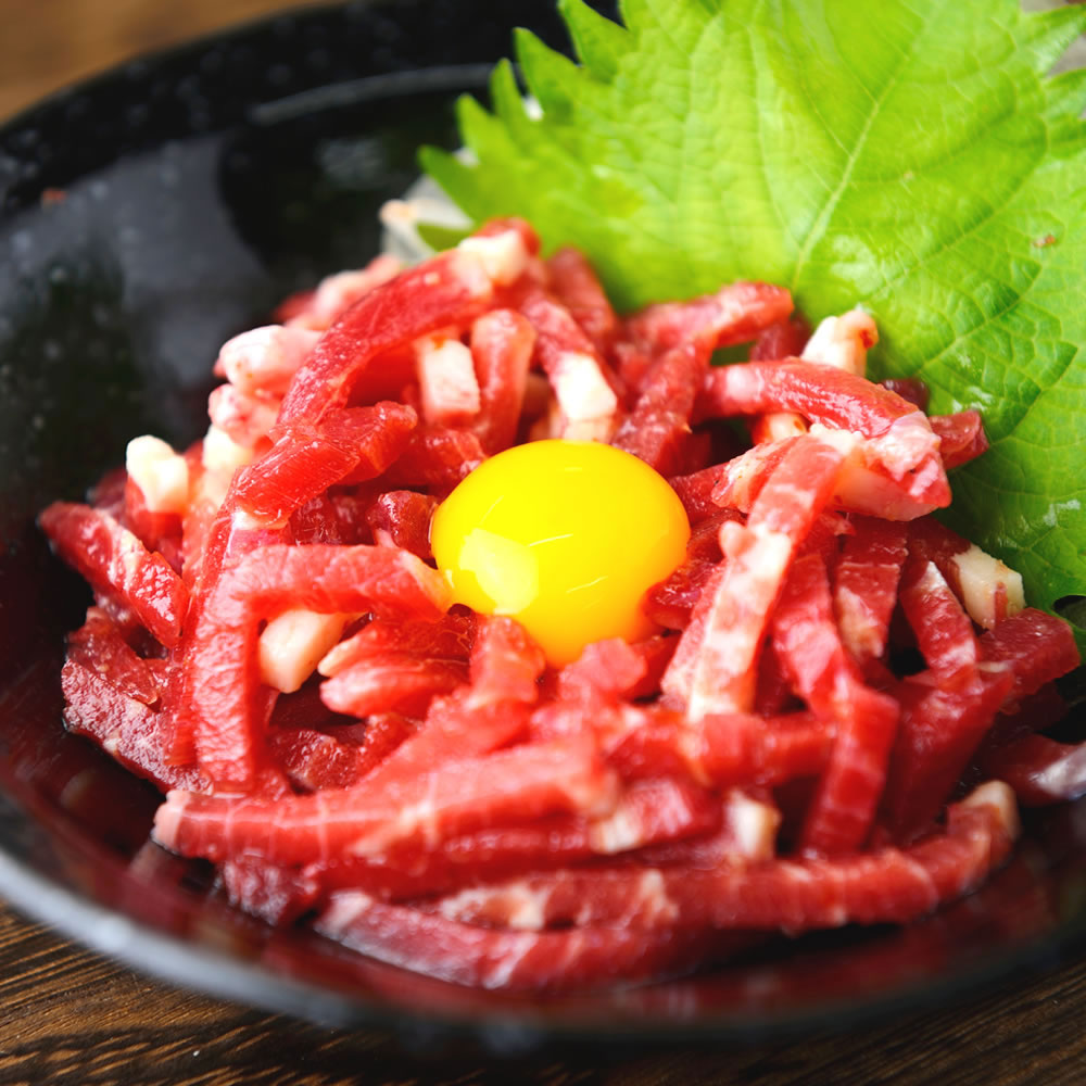 【ふるさと納税】馬刺しユッケ 3人前 計約150g（約50g×3パック） 熊本直送 馬刺し 馬刺 馬肉 お肉 ユッケ 桜ユッケ たれ付き おつまみ 晩酌 お酒のお供 冷凍 熊本県 熊本市 送料無料