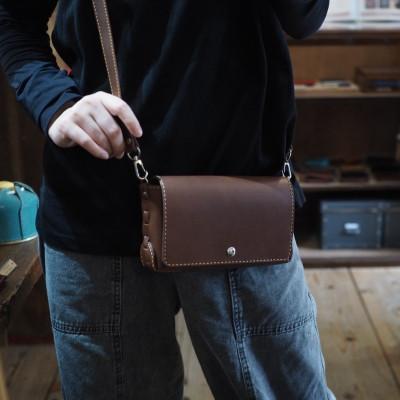 ふるさと納税 八幡市 革綴じコンパクトポシェット 選べる6色 牛革 ヤギ革 レザーショルダーバッグ【オーダーメイド】 |  | 02