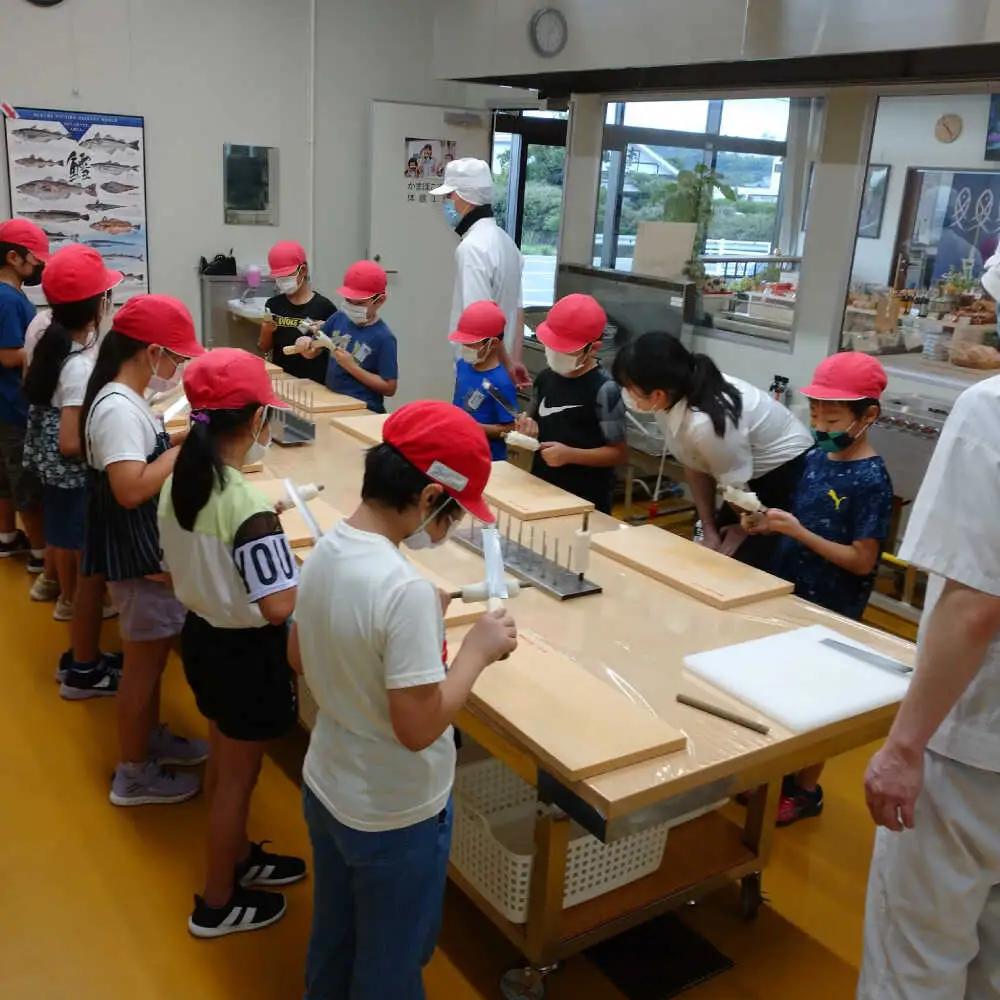 【Bコース】おいしい出来たて かまぼこ作り体験 / カマボコ 蒲鉾 練り物 焼きちくわ 揚かまぼこ 魚そうめん / 南島原市 / しきしま蒲鉾[SAR014]