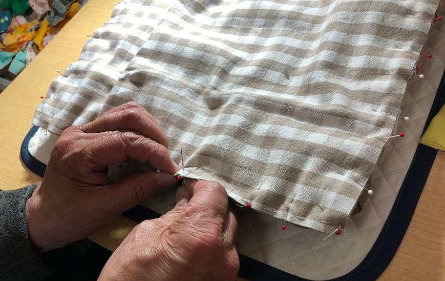 座り心地バツグン！　点で支えるパフクッション