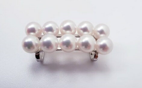 【ふるさと納税】 真珠 帯留 7.0~7.4mm パール ジュエリー あこや真珠 和装 和服 着物 お正月 七五三 装飾品 帯 留め 冠婚葬祭 慶事 誕生日 結婚式 記念日 クリスマス お祝い 贈り物 贈答 ギフト プレゼント 三重 伊勢 志摩 / 着物姿をワンランクアップ、アコヤ真珠の帯留