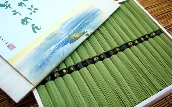 手延べ「鳴門わかめ　芽かぶそうめん」32把　木箱入り