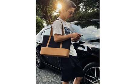 【2026年6月上旬発送開始】【 AKIRA オリジナル】【マツコの知らない世界 で紹介されました！】 大きなトートバッグ メンズショルダータイプ 黒帆布×赤色帆布 A4対応 大きい 大容量 軽量 軽