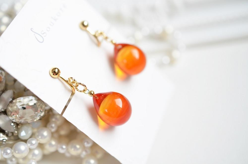 
                  【Soukore】ガラスアクセサリー・夕やけカラーイヤリング
                