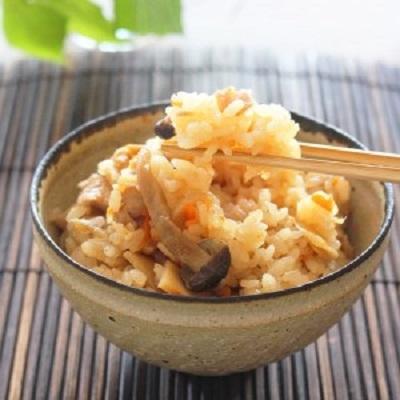 ふるさと納税 春日井市 牛すじ食べ比べセット3種類と鶏めしの素/各2個合計8個のセット　一人暮らし 冷凍 レトルト |  | 03