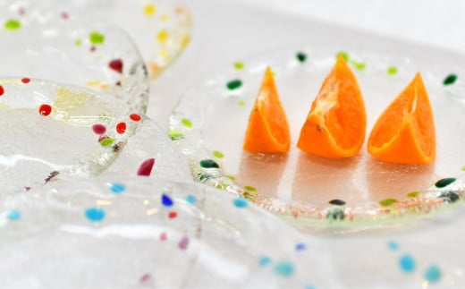 春待ち器 手作りガラスの丸いお皿6枚【ガラス皿 デザート フルーツ アイス ドット 取り皿 かわいい さわやか プレゼント セット お祝 贈り物】K003108