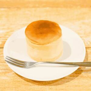 【北海道深川市】北海道スフレチーズケーキ　9個入×2パック【配送不可地域：離島】【1698320】