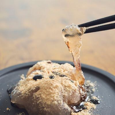 ふるさと納税 津和野町 本わらび粉100%!なめらか『もちとろわらび餅』(220g×2個)きなこ・黒蜜付き |  | 02