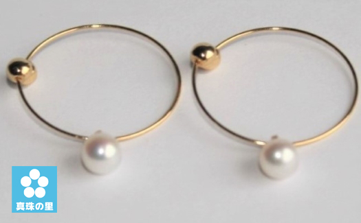 真珠 パール イヤリング フープ ゴールド シンプル 普段使い カジュアル 三重県 志摩市 伊勢 アコヤ おしゃれ かわいい ファッション プレゼント 贈り物 贈答 真珠の里 ベビーパール フープイヤリング (金色)
