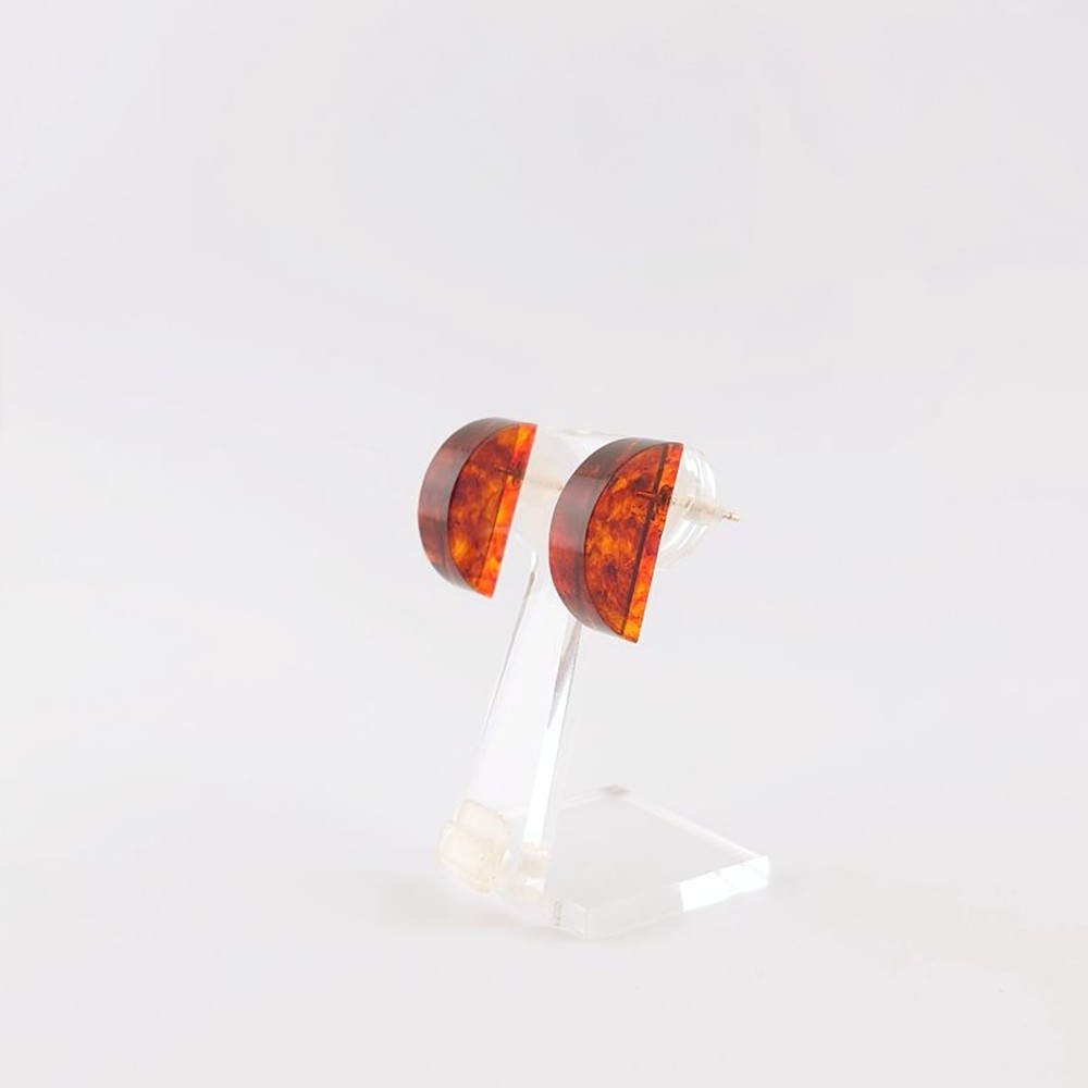 【ふるさと納税】Amberlogue ピアス 半円形（金属素材：K10　琥珀：18×5×8.5mm　サイズ：全長8.5mm）