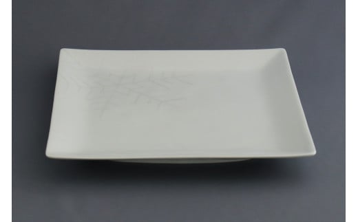 赤絵白磁硯処 雪月花 角皿19cm スノークリスタル〈プラチナ〉有田焼 A18-3