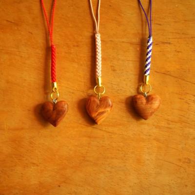 ふるさと納税 屋久島町 【屋久島の流木】千年の愛　屋久島の森の至極の宝　屋久杉ハートストラップ |  | 03