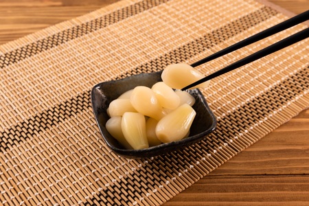 ＜純国産甘らっきょう 1.3kg（130g×10P）＞ らつきょう ラッキョウ 辣韭 おつまみ 肴 ご飯のおとも お酒のお供 野菜 旬 漬物 おつけもの シャキシャキ 食感 歯ごたえ やみつき パック