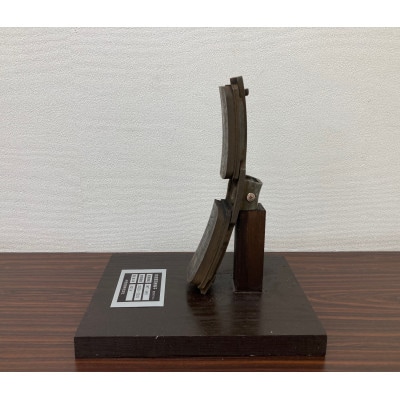 井原鉄道　鉄道車両制輪子　(使用済み、使用証明書・特製台付)【1291086】